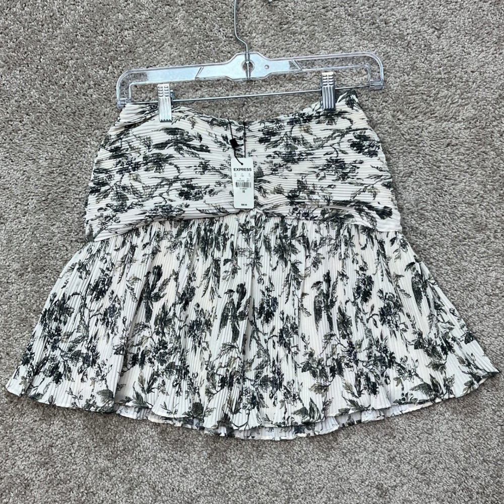 Express Mini Skirt Womens XS Black Cream Floral Pleated Ruched Tiered Lined NEW